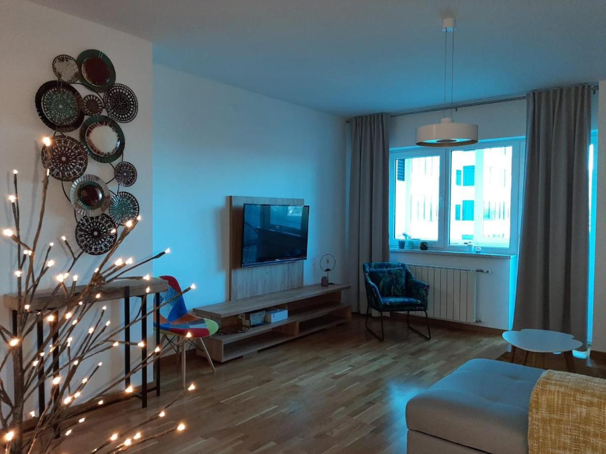 Bright, Modern & Cozy Apartment Tuzla Exterior foto